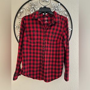 🌻St. John's Bay Button Up Black & Red Flannel Shirt